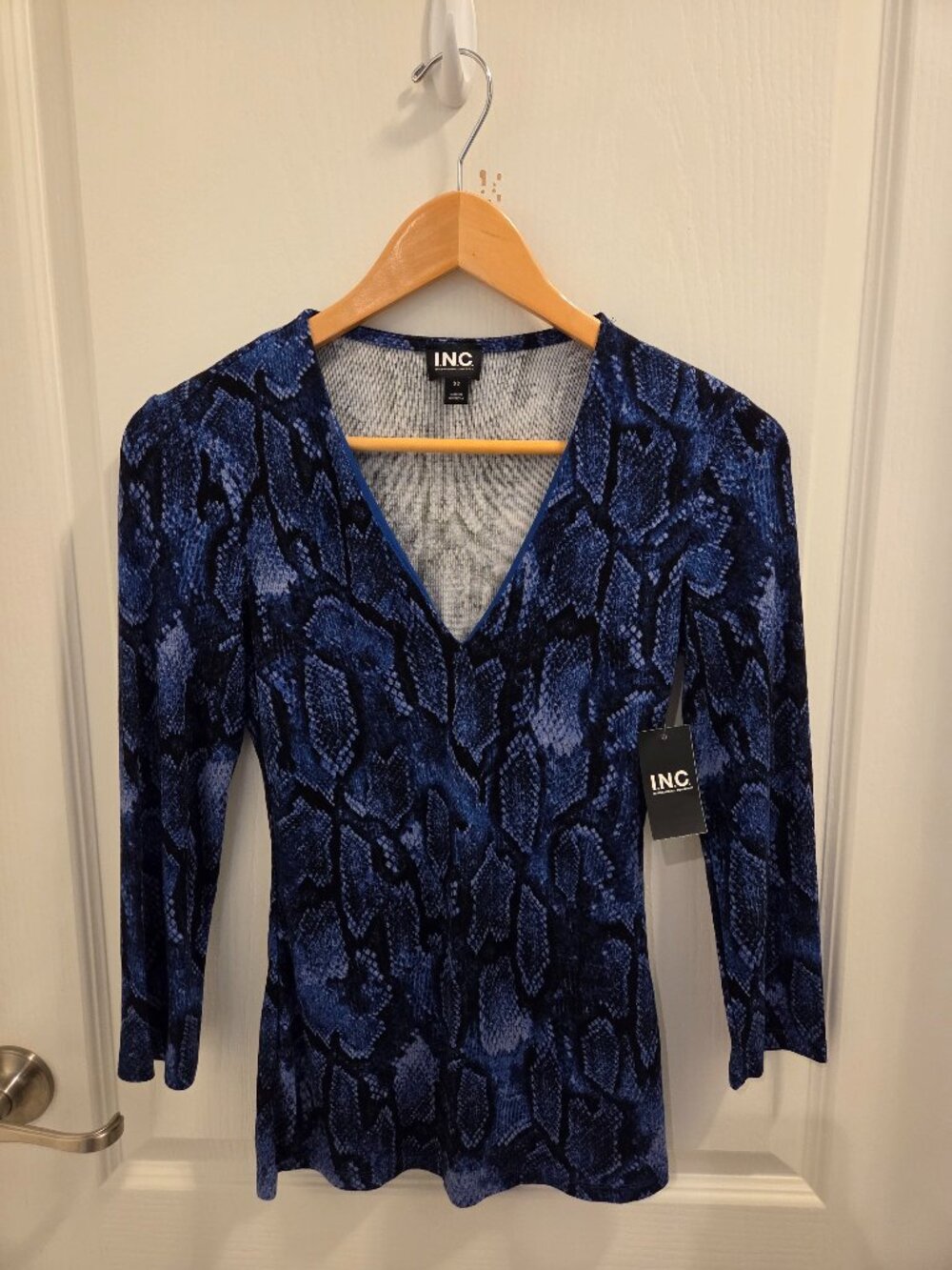 INC International Concepts Women's Blue and Black Snake Print Blouse Size XS